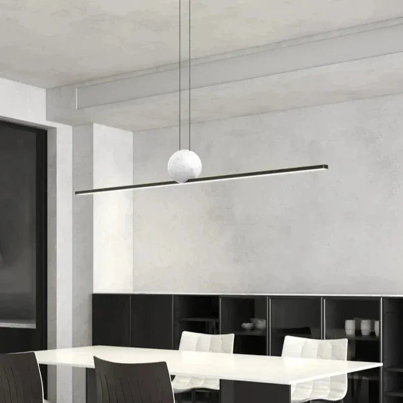 BE SHINE Suspension barre led avec boule marbrée