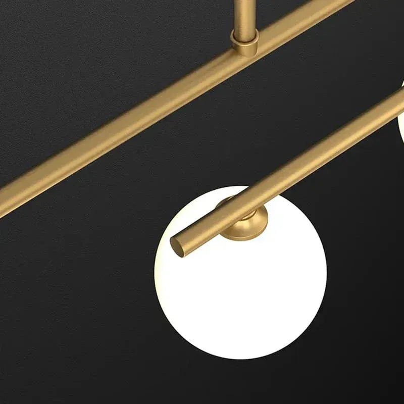 BE SHINE Suspension globes en verre opaline et métal doré