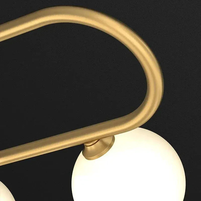 Eclairage suspension Suspension globes en verre opaline et métal doré